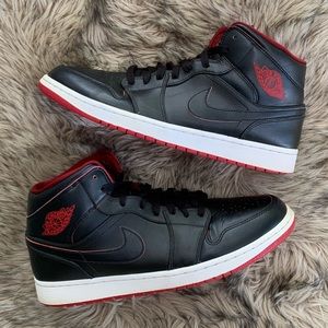 Air Jordan 1 one mid black red bred 12